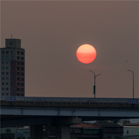 简单却有点丧的背景合集 这世界终究人来人往