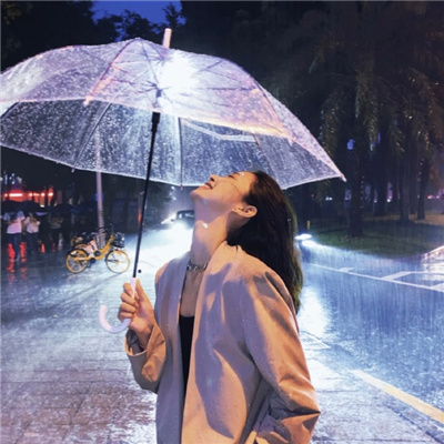 下雨天氛围感女头 好好看的优质女头